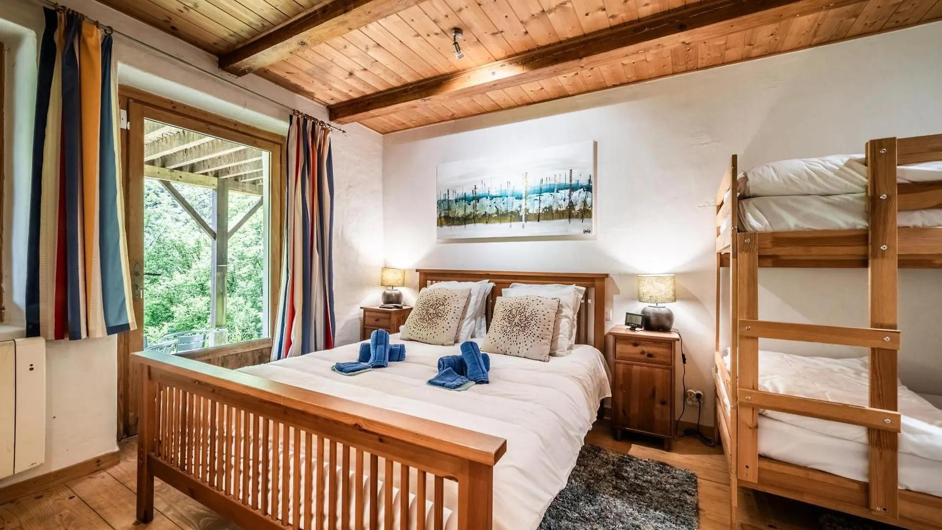 Chalet Elisthur Saint-Jean-dʼAulps Bed and Breakfast